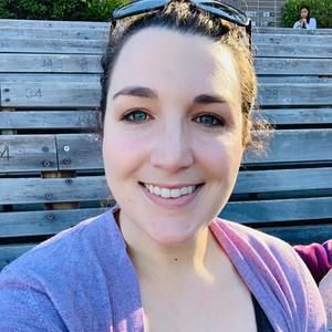 Meet your Posher, Elyssa